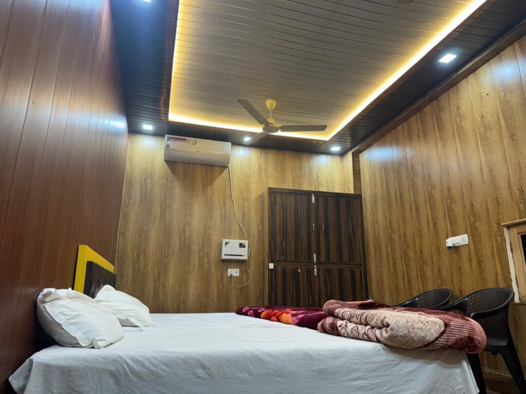 Easy Booking for Devotees , Hotel in Naimisharanya